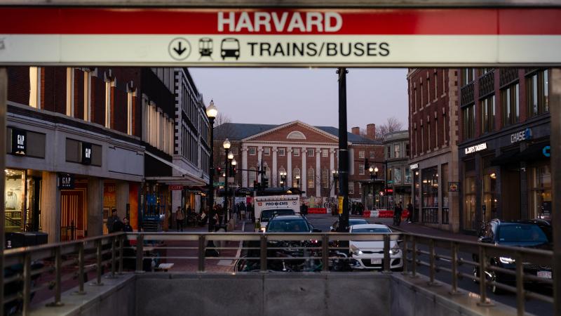 Tramp Harvard Universitetini çökdürür - Beynəlxalq tələbə qəbulu dayandırıldı