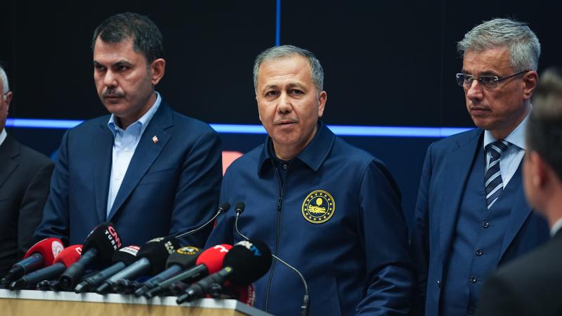 Nazirdən zəlzələ barədə açıqlama: "Təkanlar&nbsp;azalıb"