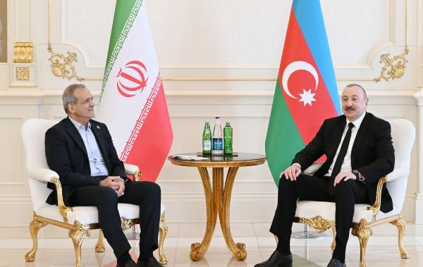 Prezident İlham Əliyev Məsud Pezeşkiana zəng edib