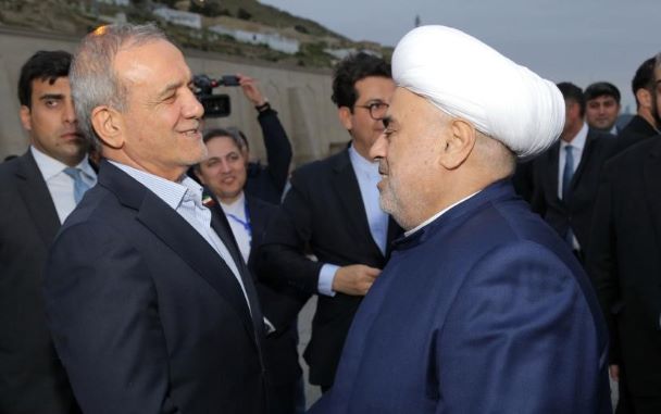 Məsud Pezeşkian Bibiheybət məscidində - FOTOLAR