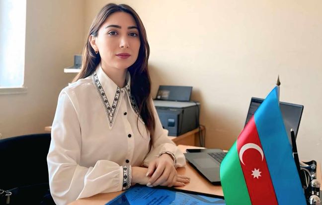 ƏMƏKDAR MÜƏLLİMİN AD GÜNÜ - Direktor müavini yazır