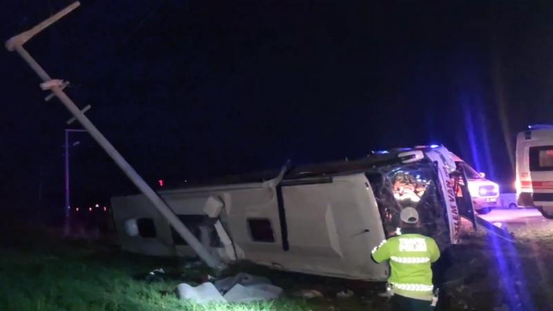 Türkiyədə avtobus qəzaya uğrayıb - 28 nəfər yaralanlb