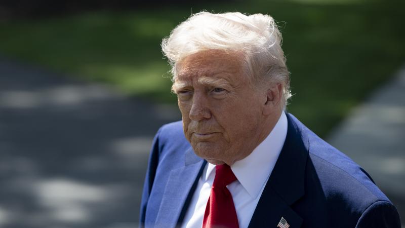 Tramp İranla savaşı "soyutmağa" çalışır? - "Orada demək olar ki, hər şeyi məhv etdik"