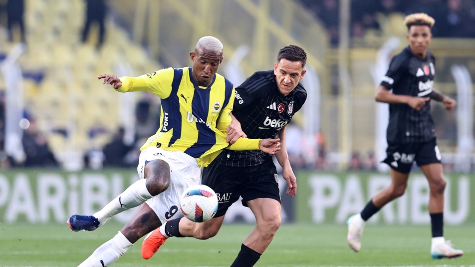 Türkiyə derbisi: "Beşiktaş" səfərdə "Fənərbağça"nın "qolunu bükdü" - İstefa səsləri artdı