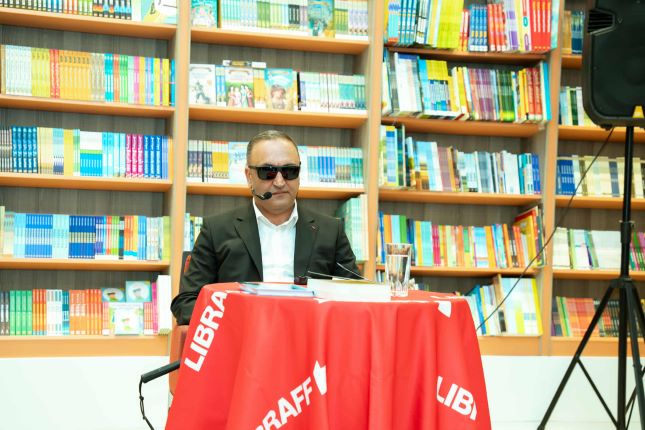 Zaur Bayramoğlunun "Yalquzaq" kitabının təqdimatı və imza mərasimi keçirilib - FOTOLAR