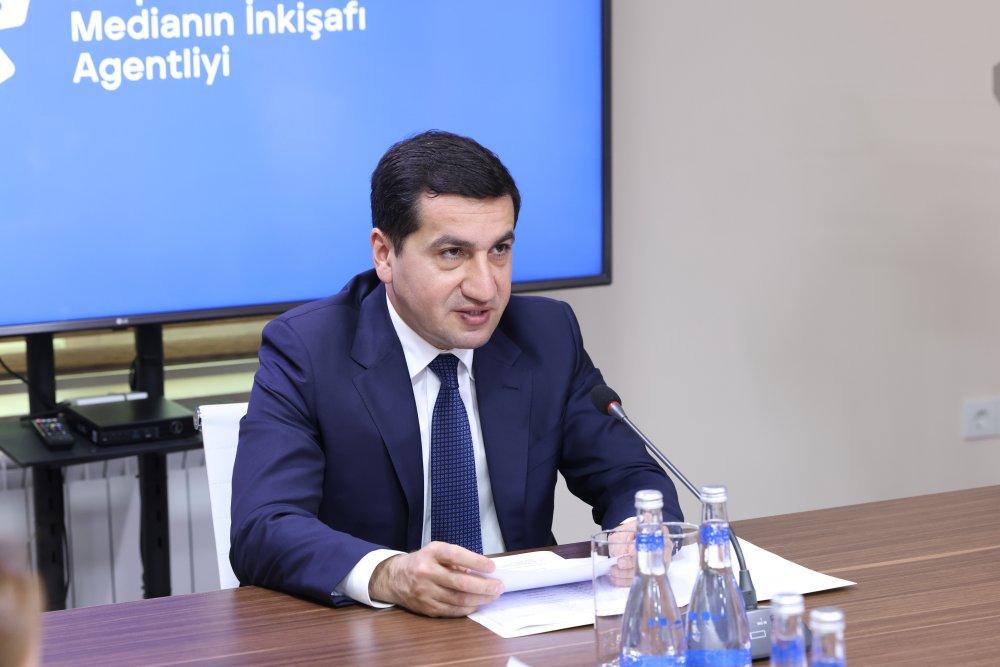 Hikmət Hacıyev media subyektlərinin rəhbərləri ilə görüşüb - Nələr müzakirə olunub?