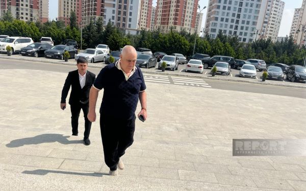 Vəkili Şərurlu İsfəndiyarın xəstə olduğunu deyir, özünün isə xəbəri yoxdur - Məhkəmə prosesi