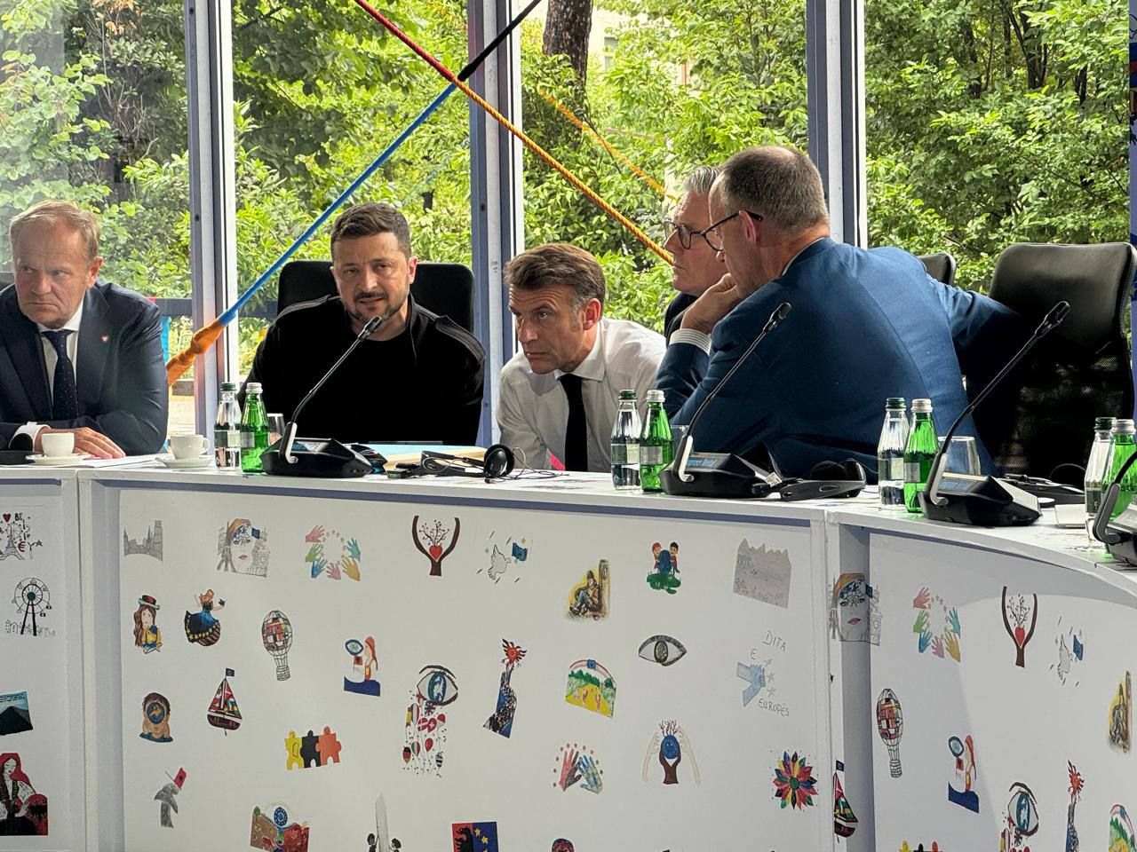 Makron: "Putinin davranışı qəbuledilməzdir"