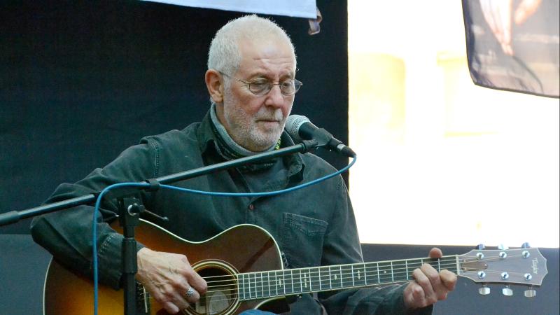 İlhan Şeşen vəfat edib