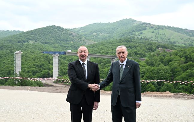 İlham Əliyevlə Ərdoğan avtomobil yolunda görülən işlərlə tanış olublar - FOTOLAR