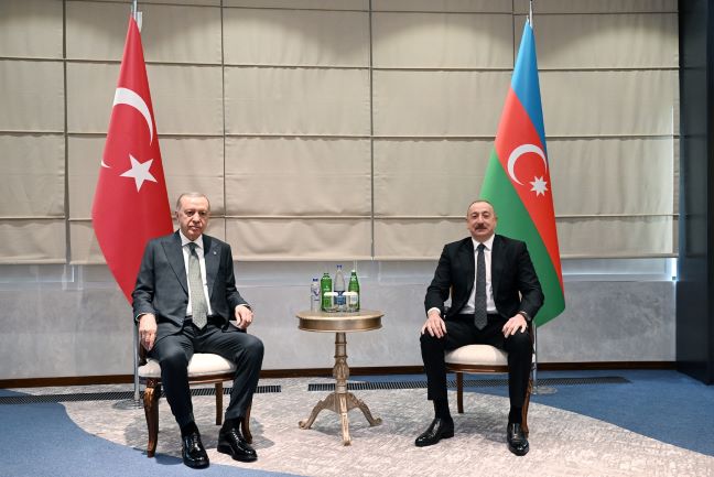 Azərbaycan və Türkiyə prezidentləri Laçında təkbətək görüşüb&nbsp;- FOTO