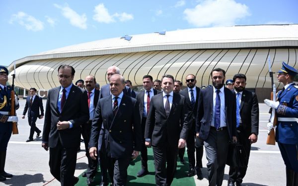 Şahbaz Şərif Laçın hava limanından belə yola salındı - FOTO