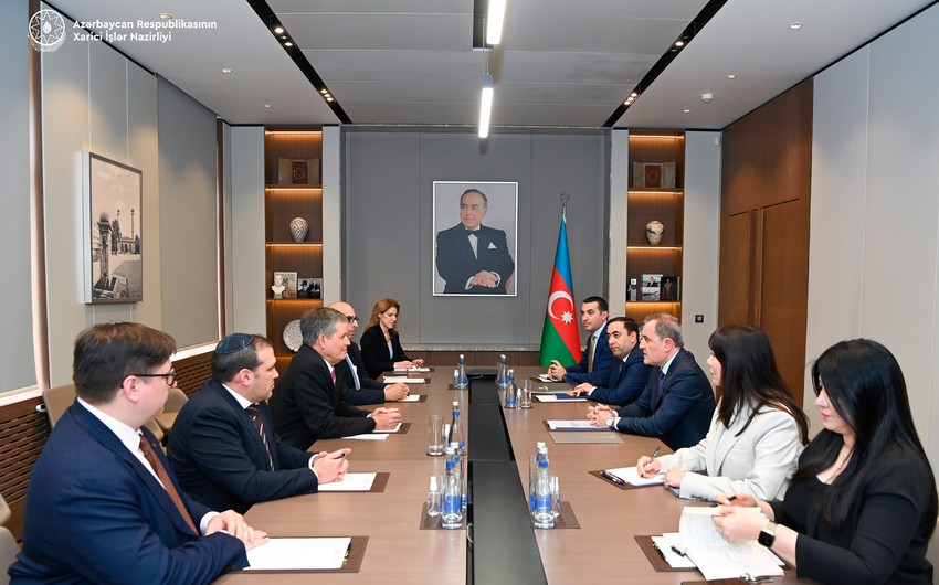 Ceyhun Bayramov&nbsp;senatorla bir arada: nələr müzakirə edilib?