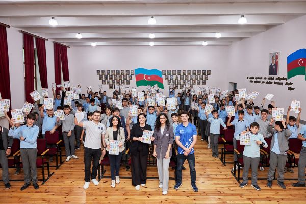 Azercell &ldquo;Məktəblilər üçün Kibermaarifləndirmə Proqramı&rdquo;na start verdi - FOTOLAR