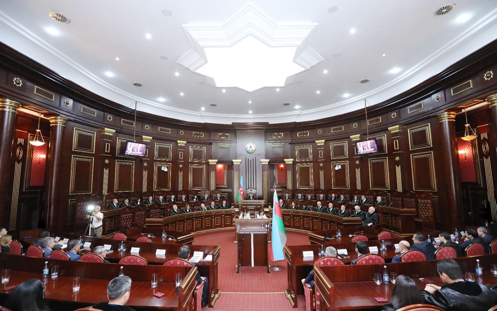 Yeni təyin olunan hakimlər and içiblər - FOTO