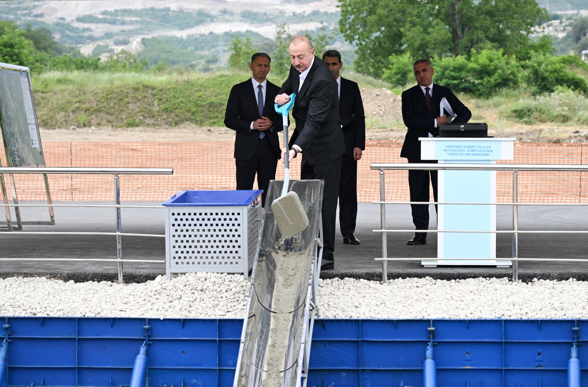 Prezident&nbsp;İlham Əliyev&nbsp;Xankəndi Dəmir Yolu və Avtovağzal Kompleksinin təməlini qoydu - FOTOLAR