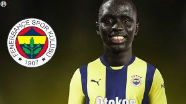 "Fənərbağça" 18 yaşlı seneqall yarımmüdafiəçi ilə anlaşdı - 5 illik müqavilə imzalandı