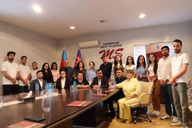 &ldquo;Turan işığında-150 il&rdquo; adlı kitabın təqdimatı keçirilib - "150 illik media tarixində 90-cı illər mətbuatına da dəyər verilməlidir" (FOTOLAR)