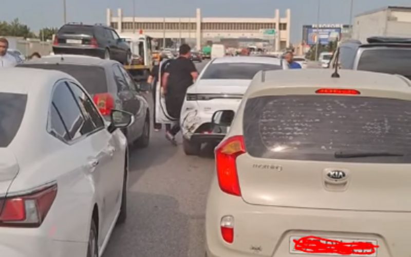 Bakıda sürücülər arasında əlbəyaxa dava - ANBAAN VİDEO