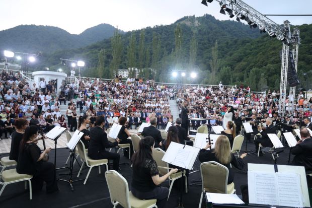 XIV Qəbələ Beynəlxalq Musiqi Festivalı başa çatıb