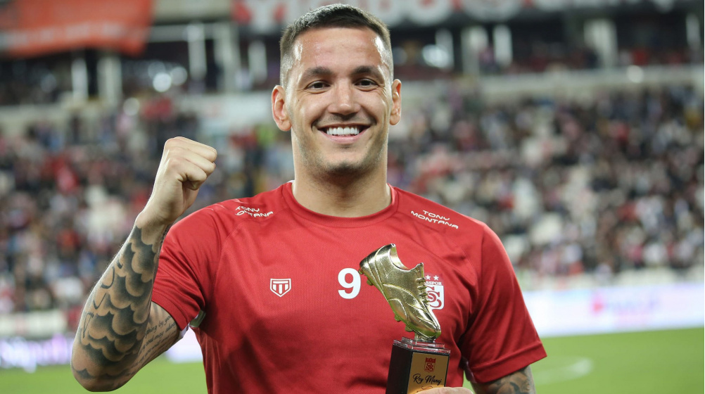Rey Manay "Əl-Şarja"ya transfer olub