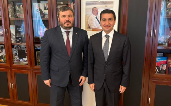 Hikmət Hacıyev Ukrayna səfiri ilə görüşüb - Açıqlama