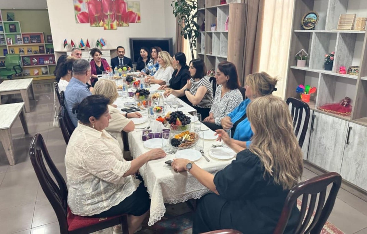 İnsan alverinin qurbanı olan qadınlar cəmiyyətə necə qayıdır? -&nbsp;DİN əməkdaşları və QHT-lər bunu müzakirə etdi