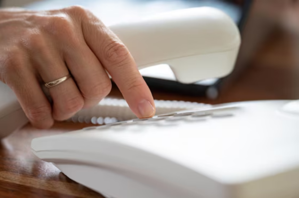Ev telefonları ləğv olunacaq? - Açıqlama