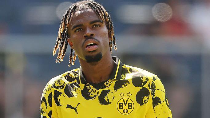 "Borussiya Dortmund" Çukvuemeka ilə anlaşdı