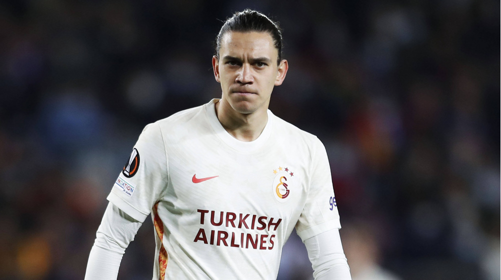 Taylan Antalyalı "Rizespor"la müqavilə imzaladı