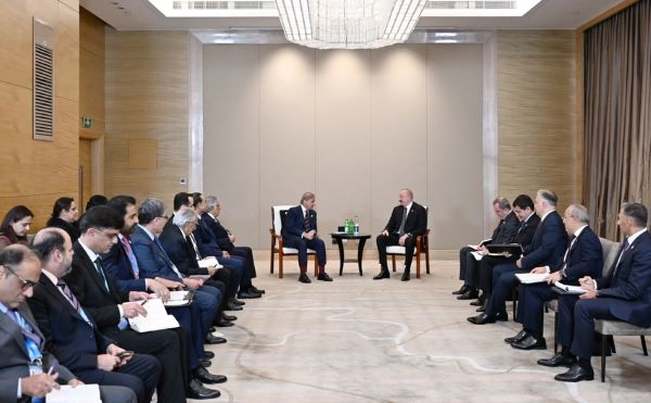 Prezident İlham Əliyev Şahbaz Şəriflə görüşdə: "Hindistan Azərbaycandan qisas almağa çalışır, lakin..."- FOTOLAR