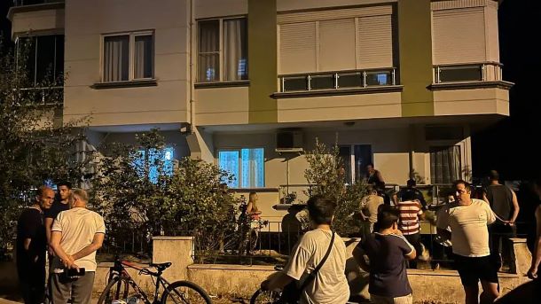 Türkiyədə bələdiyyə sədrinin ailəsinin evinə "molotof" atıldı - VİDEO