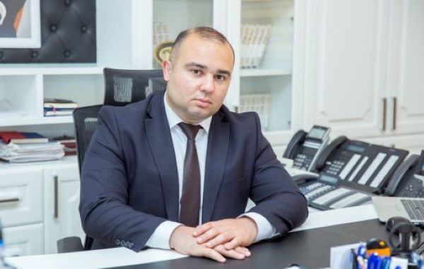 İcra başçısını telefonda söydü, 100 manat cərimələndi