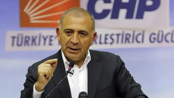 CHP Gürsel Təkini partiyadan qovub