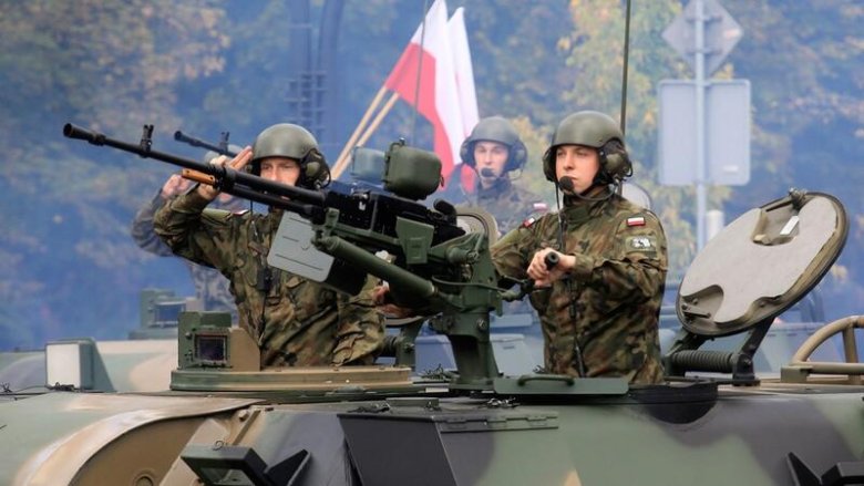Polşa Belarusla sərhədə 40 minə yaxın hərbçi yeridir, sərhəd bloklanır: "NATO buna cavabsız qala bilməz"
