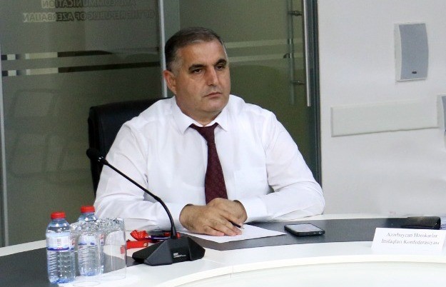 ​Danışanda ağzından bal damırdı... - Seymur Verdizadə yazır