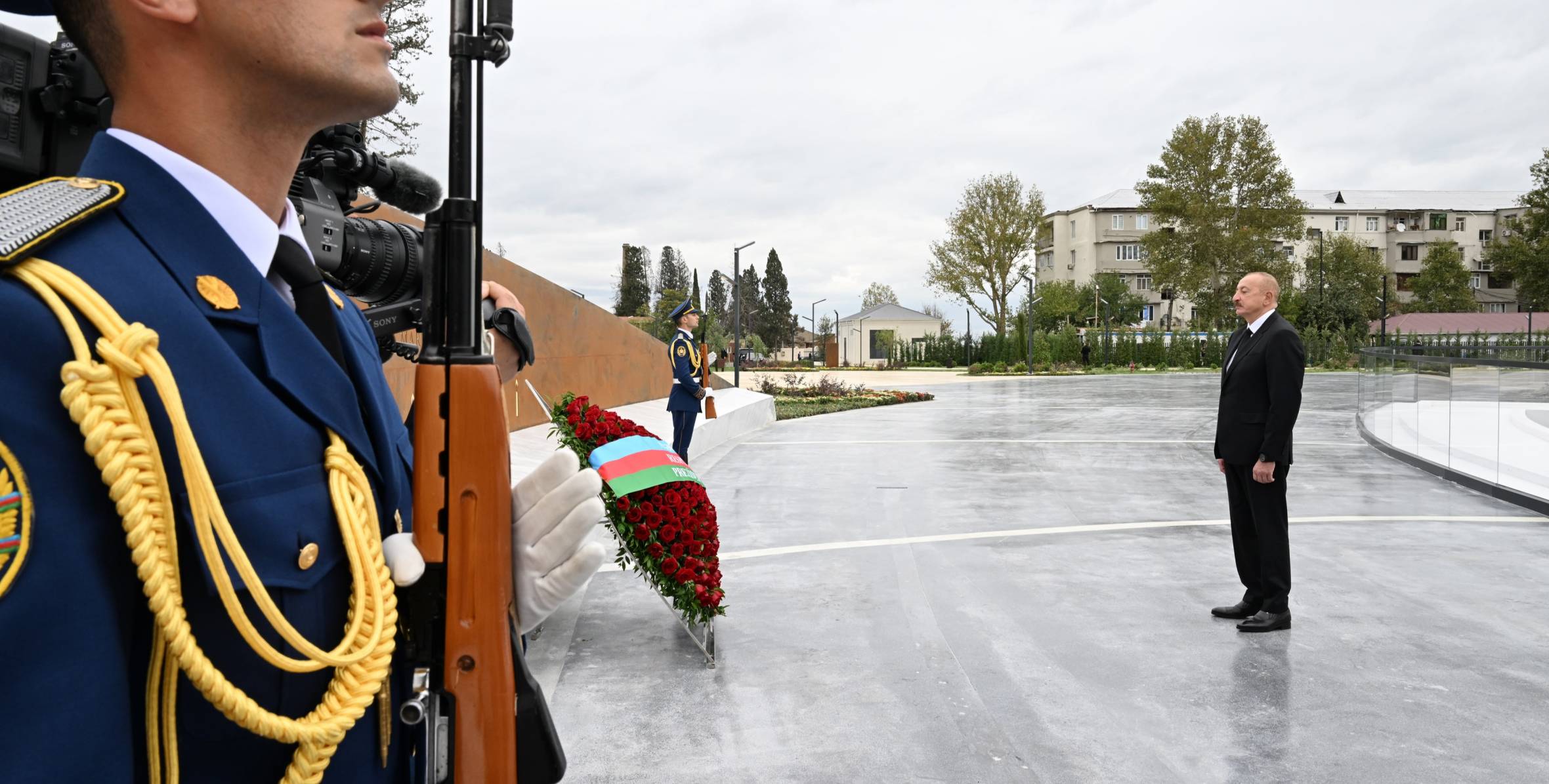 Prezident Gəncədə: Anım Günü qeyd edildi, Memorial Kompleksi, Avtoparkın, stadionun açılışları oldu&nbsp;- FOTOLAR (Yenilənib)