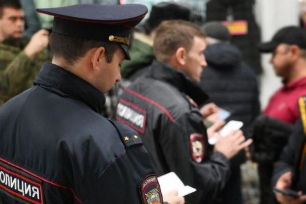 Sankt-Peterburqda yüzə yaxın miqrant saxlanıldı - Ölkədən qovulacaqlar