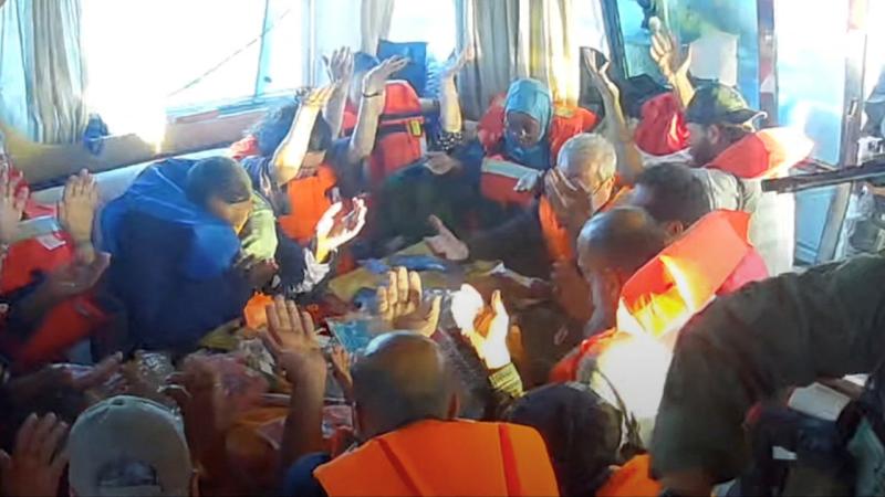 İsrail 4 italiyalı deputatı deport edib