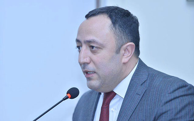 Keçmiş partiya sədri məhkəmədə: "Oqtay Qasımov demək olar ki, evimdən çıxmırdı" - "Onun niyyəti pisdir, istəyir ki, məni həbs etdirsin"