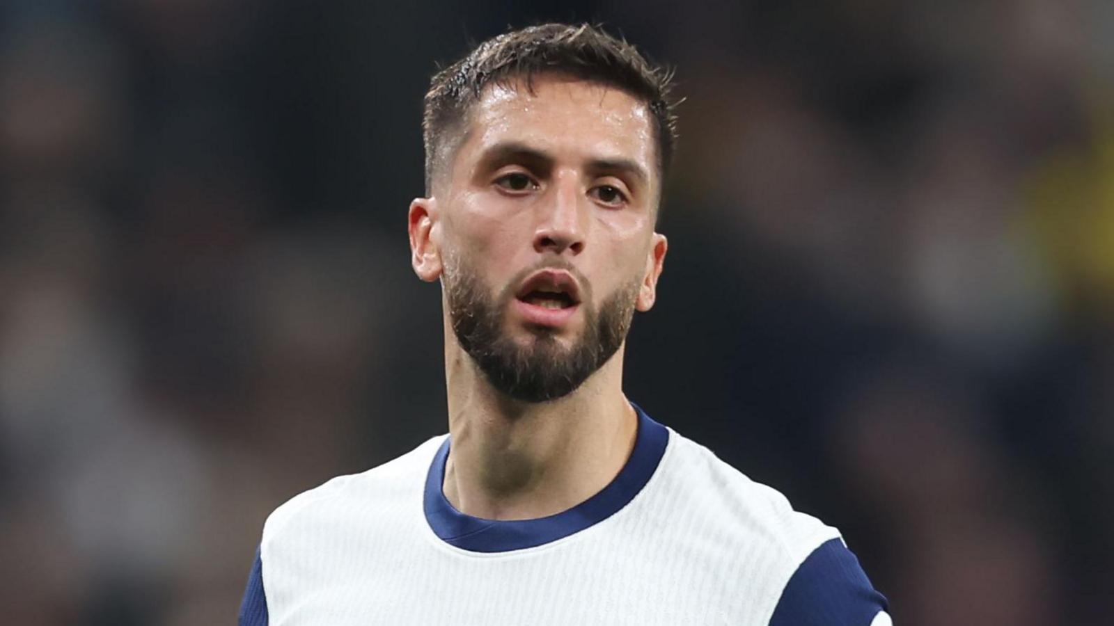 "Tottenhem" Bentankurun müqaviləsini uzatdı