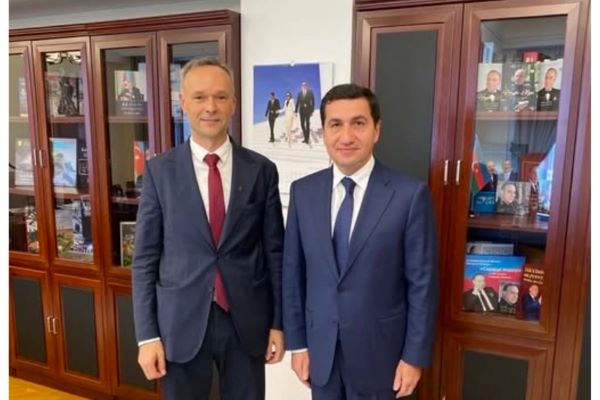 Hikmət Hacıyev Litva səfiri ilə görüşüb&nbsp;