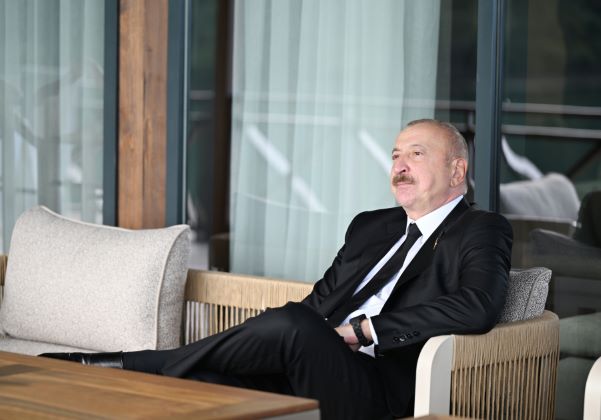 BİR AYN İÇİNDƏ 4 FƏRQLİ ÇOĞRAFİYADA SAMMİT: İlham Əliyev və yüksələn Azərbaycan... - TƏHLİL&nbsp;