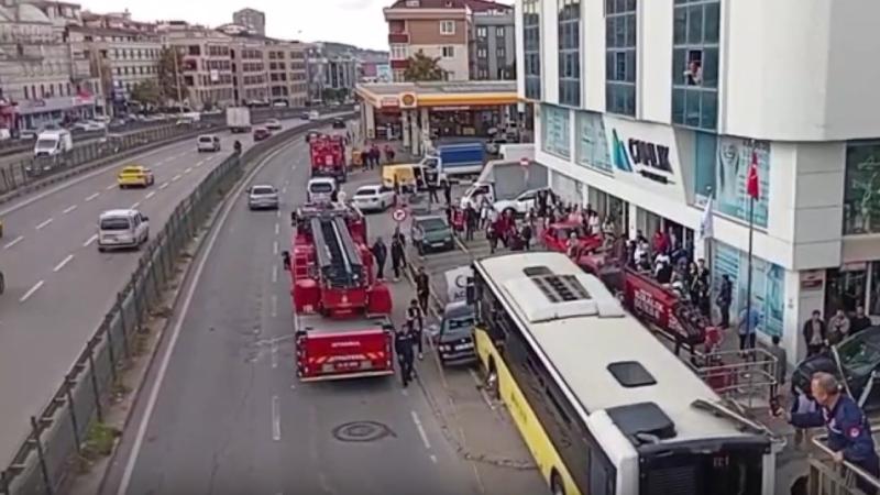 Türkiyədə qanun dəyişdi: avtoşlar və piyada yolunda skuterlər sürənləri ağır cəza gözləyir