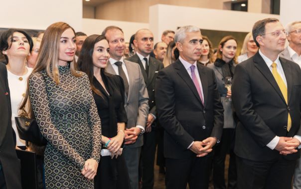 Leyla və Arzu Əliyevalar Berlində sərgidə - FOTOLAR