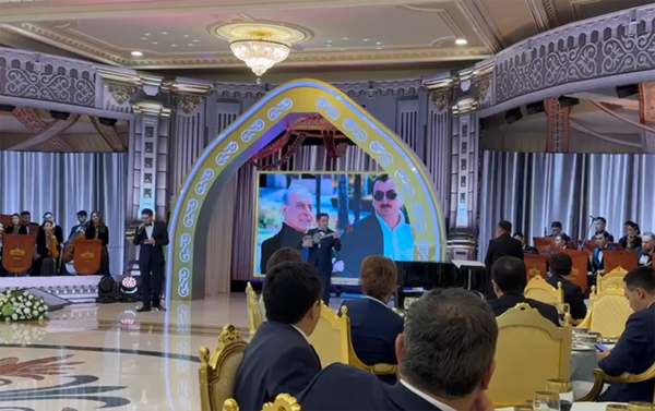 Hikmət Hacıyev: "Qazax qardaşlarımız hörmət nümunəsi olaraq..." - Rəsmi ziyafətdə "Alagöz" mahnısı + VİDEO