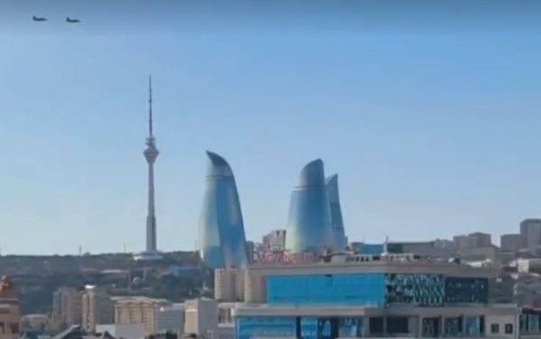 Qlobal böhran fonunda Azərbaycan yüksəlir - TƏHLİL