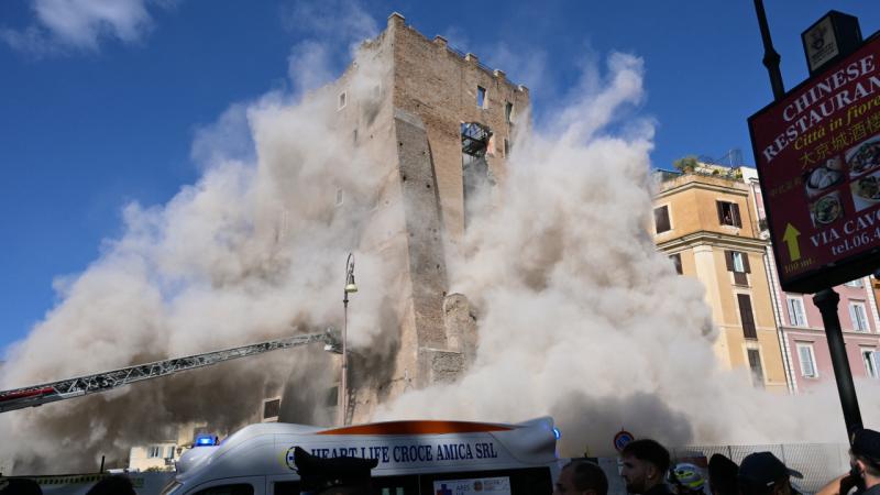 Romada 13-cü əsrə aid tarixi qüllə çökdü - Təmir zamanı (FOTO)