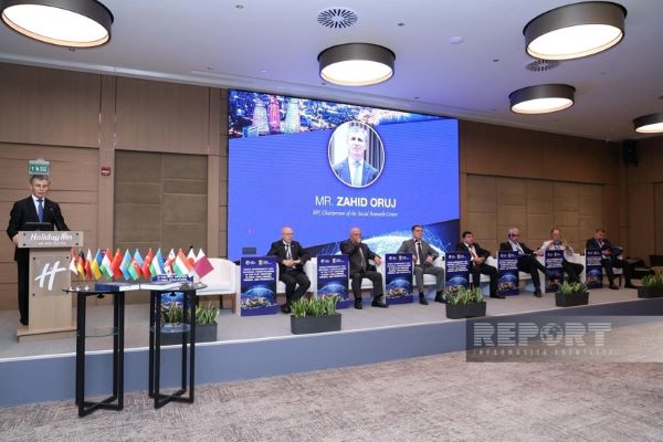 Zahid Oruc: &rdquo;Heydər Əliyev qonşu ölkələrin yaşıl, yaxud çarizmdən qalan qırmızı rəngli quruluşlarına yer tanımadı..." (Yenilənib)