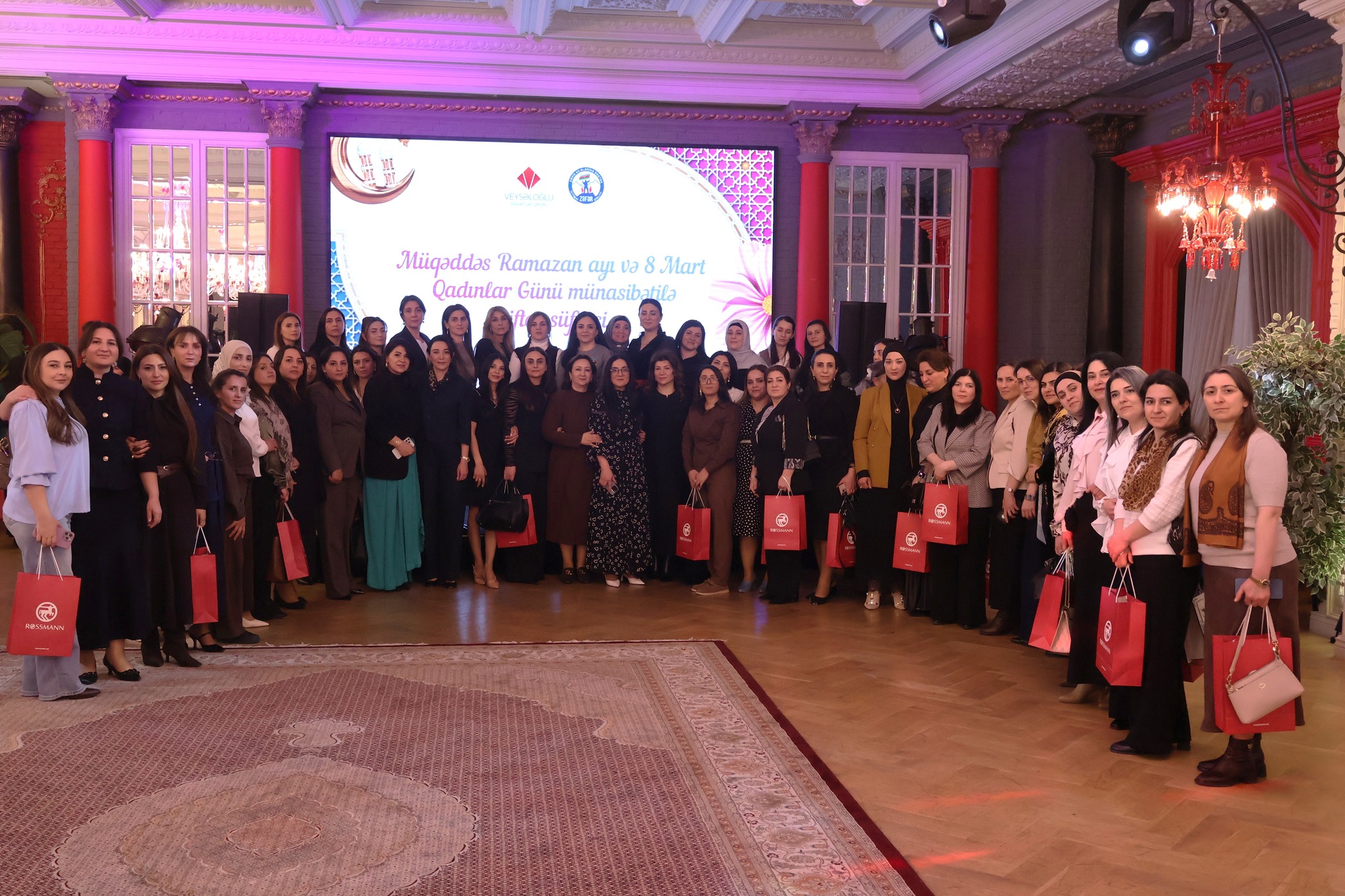 Veysəloğlu Şirkətlər Qrupunun sponsorluğu ilə 100 şəhid ailəsi üçün iftar məclisi təşkil olunub - FOTOLAR